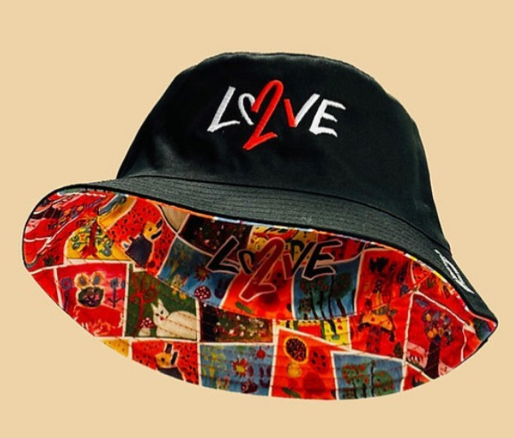 Love 21 Reversible bucket hat